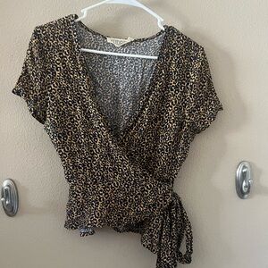 Nectar brand wrap shirt, size small